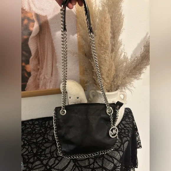 🎁Michael Michael Kors Black Leather Bag - Picture 2 of 4